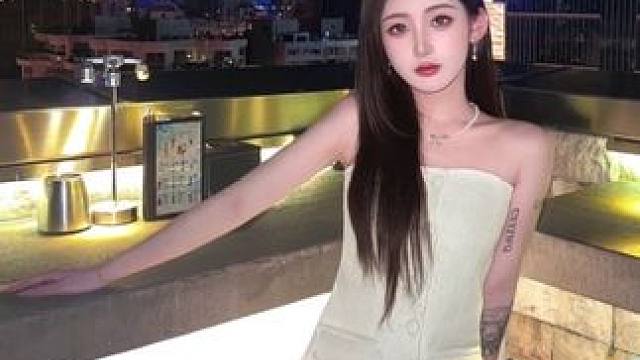 高低饱和穿搭结合#酷女孩穿搭 #辣妹穿搭 #穿搭分享