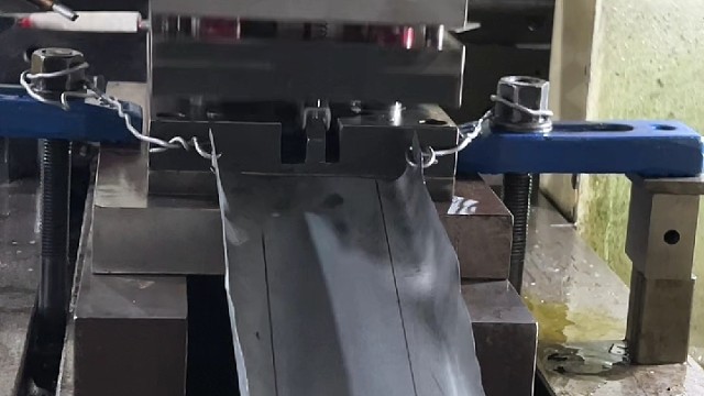 你们觉得做五金冲压赚钱吗？ #五金冲压 #好工匠五金冲压