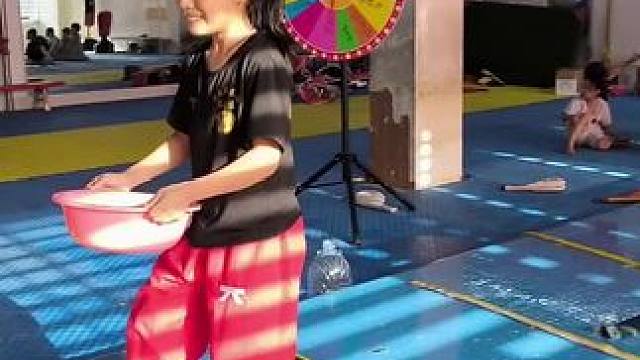 #跆拳道萌娃 #跆拳道左教练 #开心快乐每一天 #挠脚心 #搞笑视频