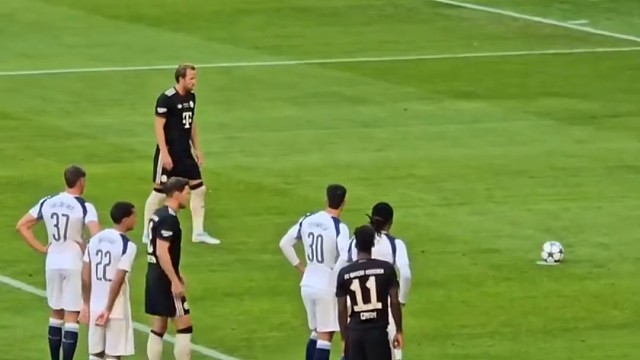 要记住凯恩和莱万在点球这方面可几乎就是给点就进