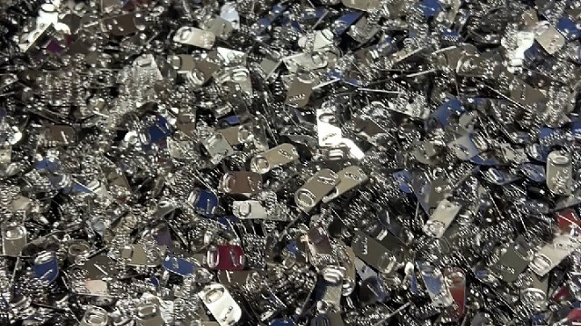 周末加班，为电池弹片保驾护航 #电池弹片 #好工匠电池弹片