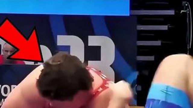 多大仇？多大怨？这样裁判都不结束比赛#格斗