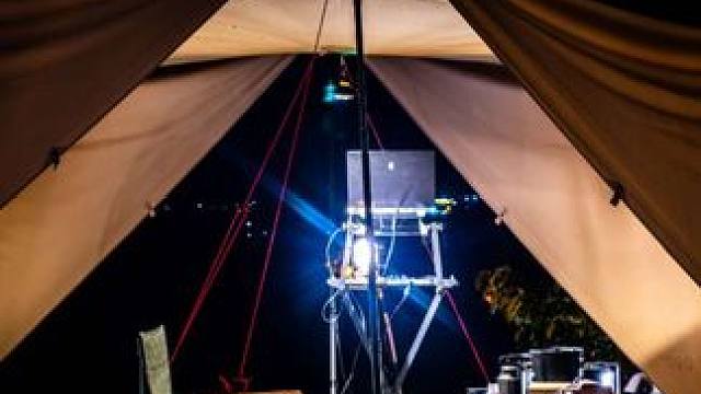 在宁波｜步行就可以看到的日出云海日落 导航搜索:东海云顶，直达发电站门口，停车，步行2公里爬坡，两侧