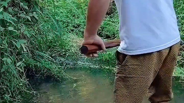 户外抓鱼乐趣