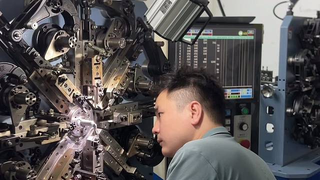 听说弹簧范师傅很容易破播，我也来试一下