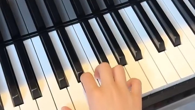 妈妈说，不要为一个睡得很香的人失眠