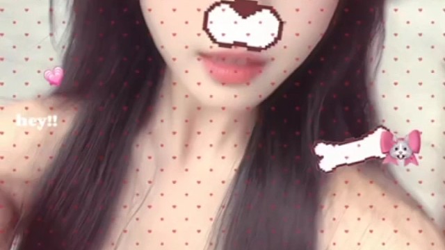 做作女孩摔倒了谁扶