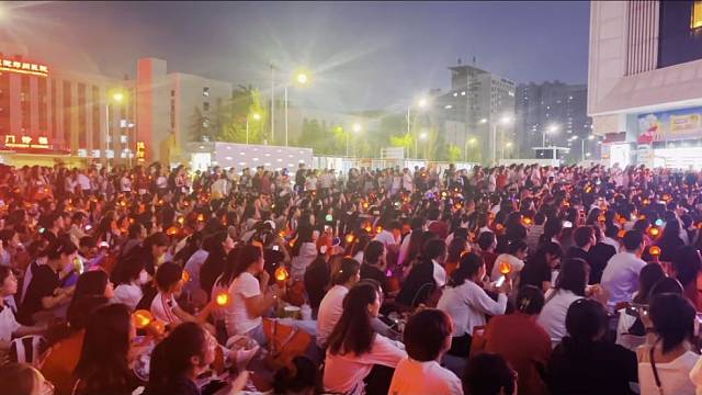 华晨宇粉丝 自发路演