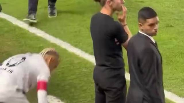 内马尔想穿裆弗拉门戈主教练菲利佩-路易斯