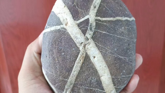 漂亮的双面文字石女