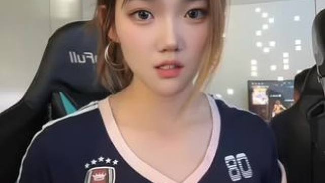 如果遇到爱的人，记得去拉住他的手.
#女足 #190 #运动康复