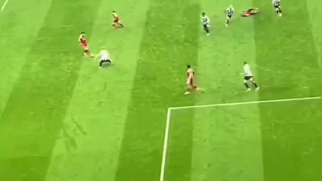 第100分钟16岁小将恩古莫哈上演绝杀！