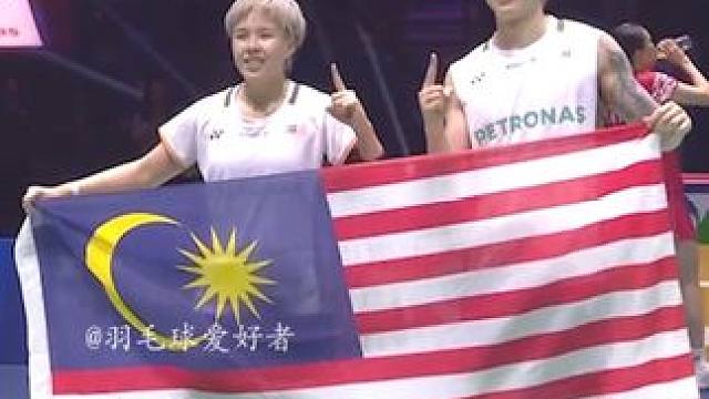 石宇奇一路走来实属不易，国羽男单时隔十年再夺世锦赛冠军。 #羽毛球