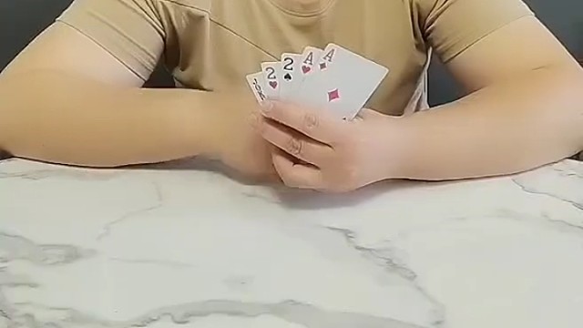 这把你赢了，我把牌都吃了。