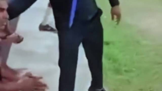 替补球员被教练耍的一愣一愣的