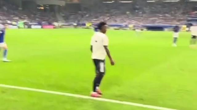 现在两人竞争上岗