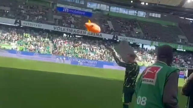 队长阿诺德已为我狼出战450场比赛！