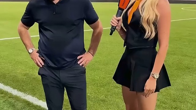 不敢直视美女记者了，一点都不敢看呐这是