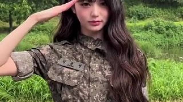 支持这个小圆多多上综艺#张元英 #活人感 #娱乐评论大赏