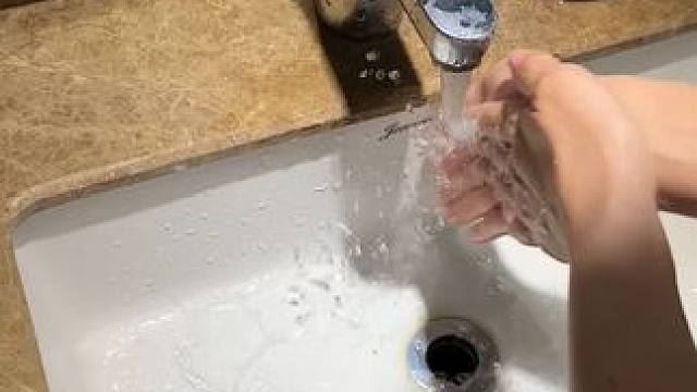 女朋友新买的香皂，她说又香又解压！ #玩个很新的东西 #解压