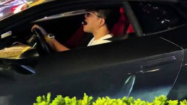 嘴叼高希霸，脚开兰博基尼，手戴理查德，就是缺个副驾小姐姐#理查德米勒 #兰博基尼小牛 #高希霸 #原