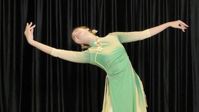 留得残荷听雨声️#残荷听雨 #舞蹈 #古典舞 #舞蹈翻跳