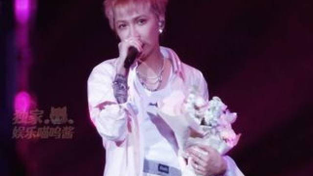 好温柔的TT… #Tizzyt #演唱会 #追星#100