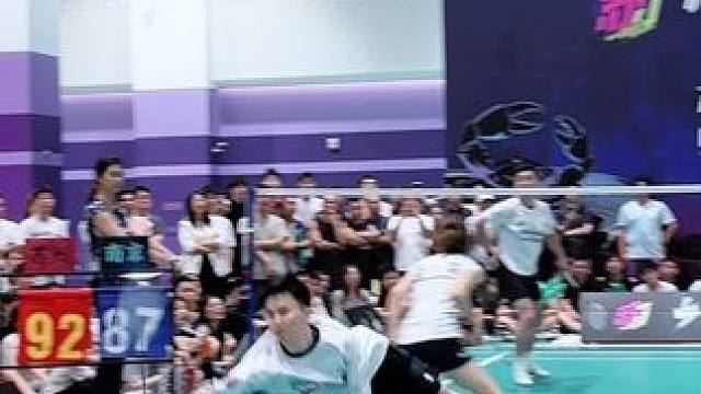 这球能接住真的有点夸张了！难道我又坑队友了… 