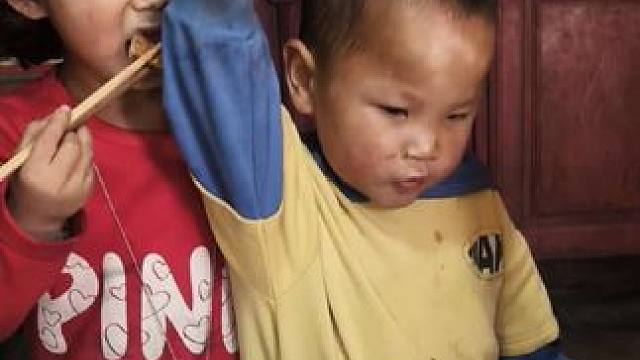 今天炒了好几个菜吃。#农村娃