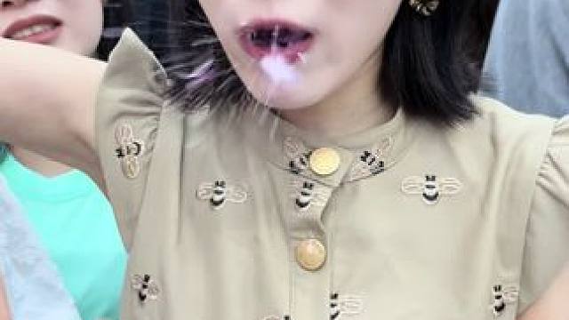 无表情挑战#抠门老板#搞笑#办公室游戏