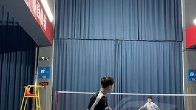 开学后 你的假动作vs你兄弟的假动作#羽毛球 #假动作 #搞笑
