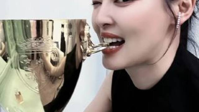 有的人表面优雅 实则小节目不断#辛芷蕾 #辛芷蕾威尼斯影后 #威尼斯电影节 #娱乐评论大赏