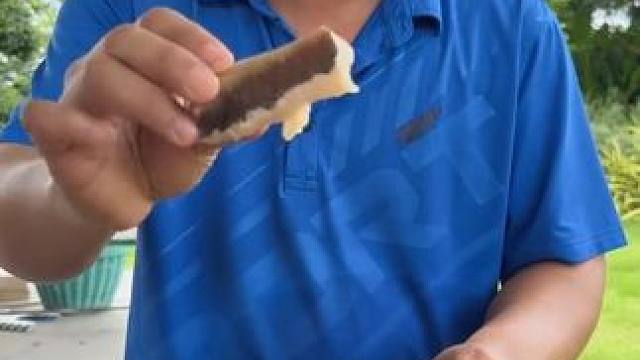 泰式鲜辣料汁️柠檬叶子水煮毛肚边边 #我的乡村生活 #泰国大叔#泰国美食#内容启发搜索 #种草激励计