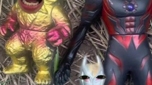 卡米拉奥特曼好像遇到了危险快来救救他吧#奥特曼玩具 #小朋友玩具 #儿童玩具