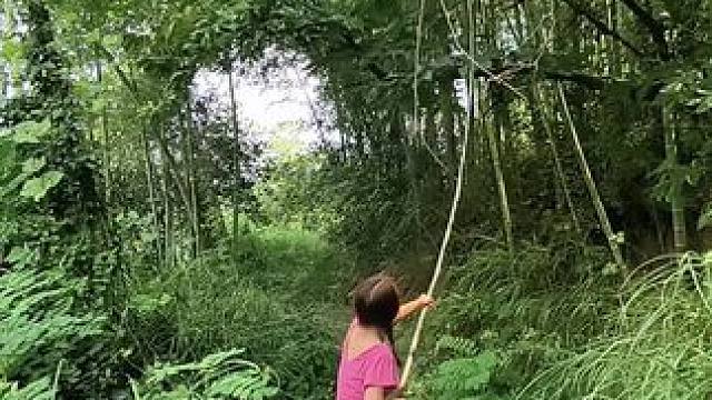 真是背嘎卵时了，吃个板栗都会挂彩，看来这老祖宗收了钱就打麻将去了，啥事都不管了，，，#记录真实生活 