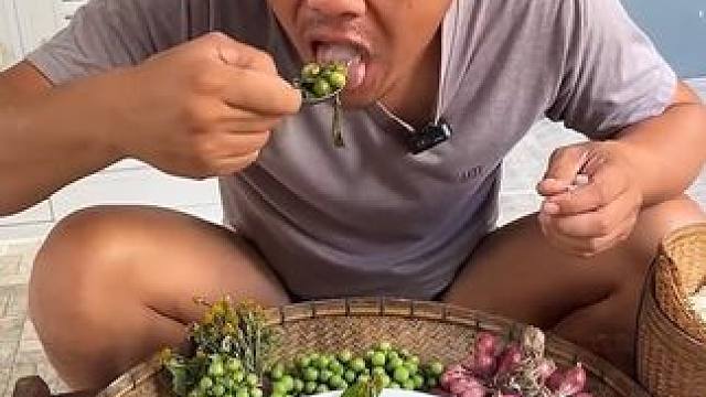 又哭又香的苦果子炒蜥蜴 #美食 #户外美食 #泰国美食 #内容启发搜索