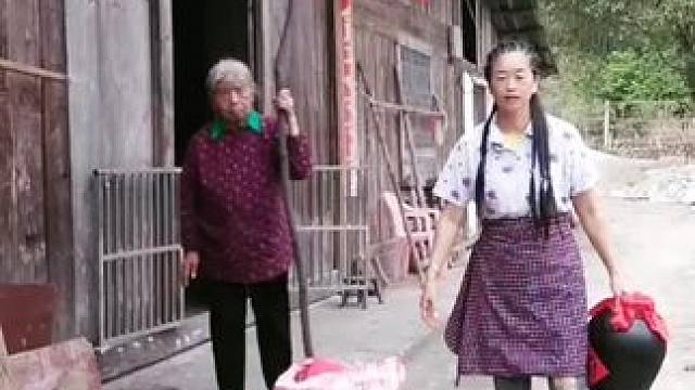 山卡卡里的农村大姐学费了开直播每天收获满满满您还在恐播怕播不敢开播开播了不知说什么吗#记录真实生活 