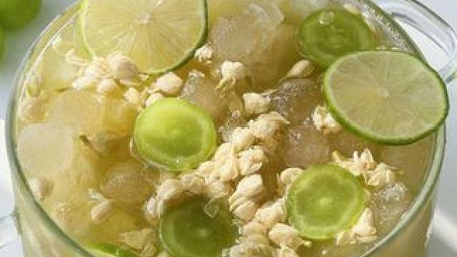 青提茉莉冰茶桶三分钟复刻茶饮店爆款 清爽又解腻，一口封神❗️闺蜜喝一口求我原地摆摊
做法简单，手残党