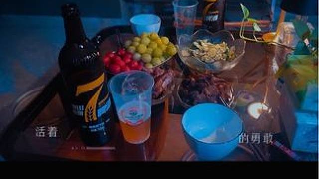 有些故事不必说透，就像这杯里的酒，年份越久越懂分寸。#微醺时刻 #小酌怡情 #召唤酒友