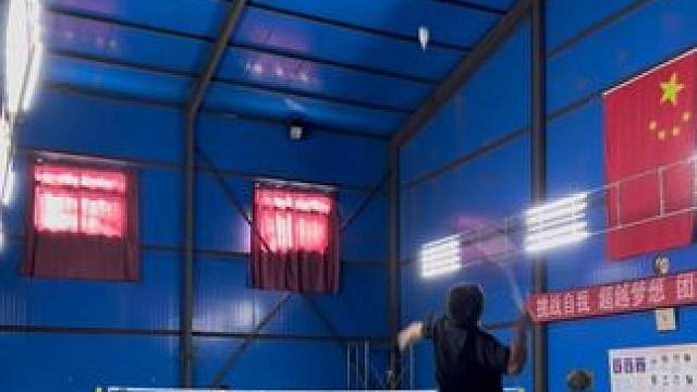 为什么“正确”的架拍会导致发力不充分 #羽毛球教学 #羽毛球集训 #羽毛球杀球 #羽毛球精彩片段