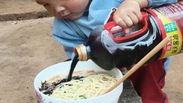 希望他们健康快乐成长。#农村娃