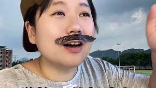 学校里有个奇怪的大叔#搞笑