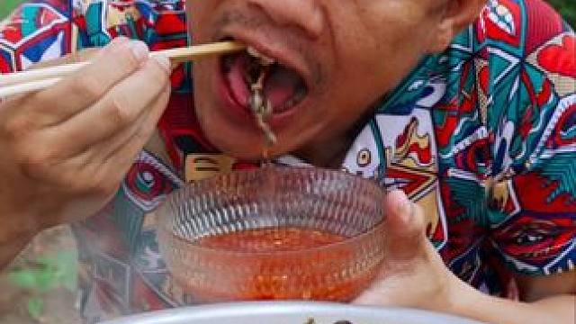 水煎蛋蛋蛙 #美食 #户外美食 #泰国美食 #内容启发搜索