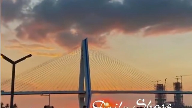 成长的很大一部分，是接受．接受分道扬镳，接受世事无常，接受孤独挫折，接受突如其来的无力感