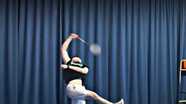 没有天赋 那就反复#羽毛球 #单打 #突击