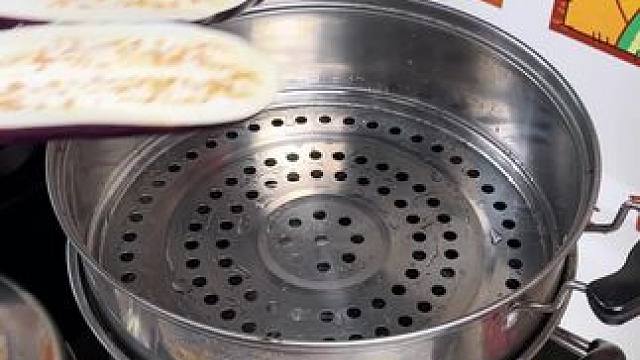 青椒皮蛋茄子拌面真的太好吃了，香到碗都要舔干净！#今天吃什么