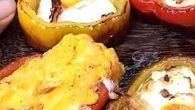 美味的柿子椒鸡蛋配辣酱 #生活的烟火气息 #体验原生态美食的乐趣 #露营 #野外生存 #农村生活美食