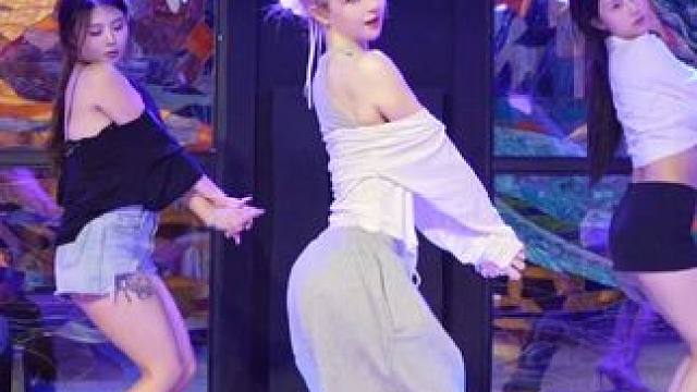 短裙 是谁穿长裤跳短裙啊#短裙aoa舞蹈挑战 #kpop #翻跳 #韩舞