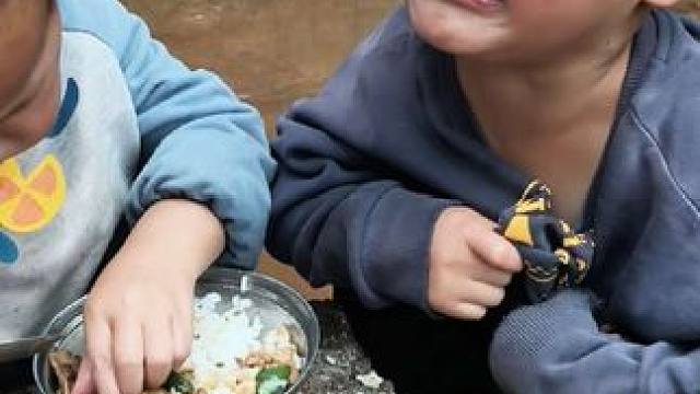 今天炒肉吃。#农村娃