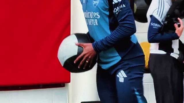 最强阿森纳来了！埃泽参加阿森纳训练